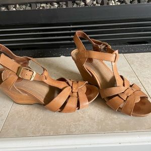 Clark sandals size 5.5